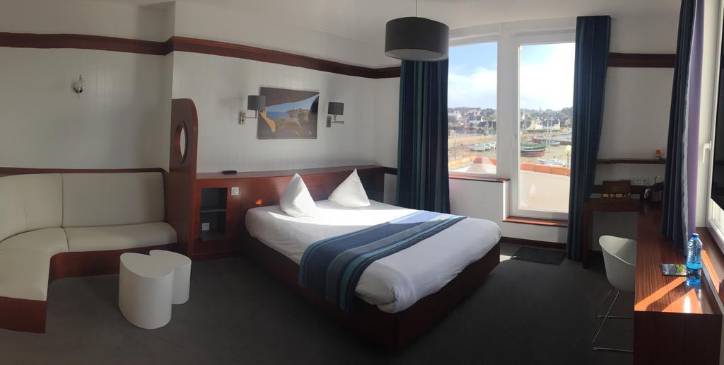 Hotel Des Rochers Perros-Guirec Ruang foto
